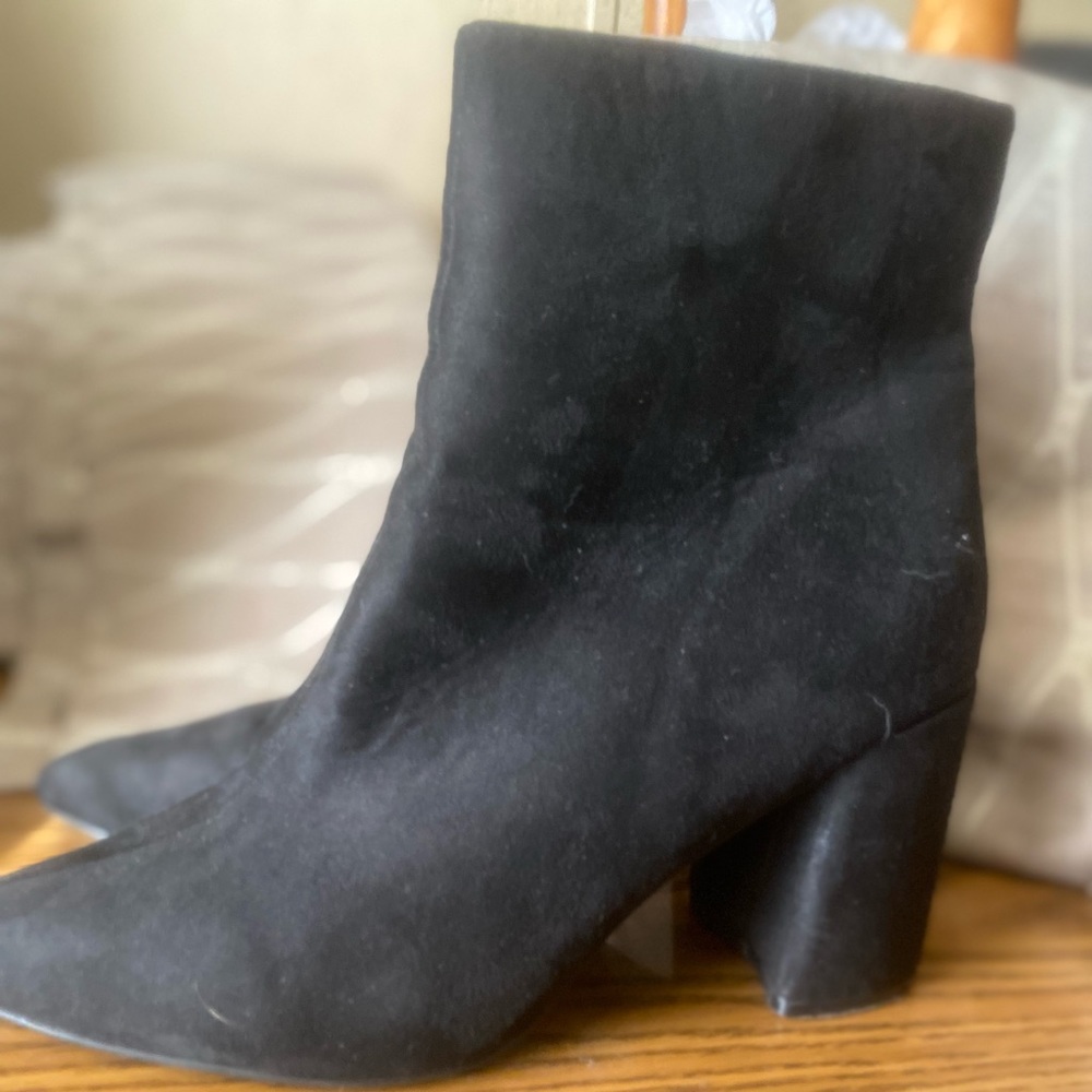 Wide Width Block Heel Pointed Boots